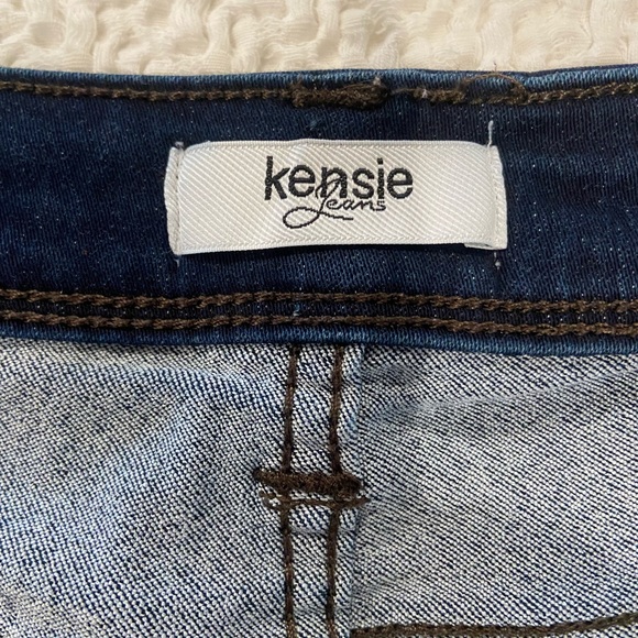 Kensie Women’s Jeans Size 10. - Picture 6 of 7